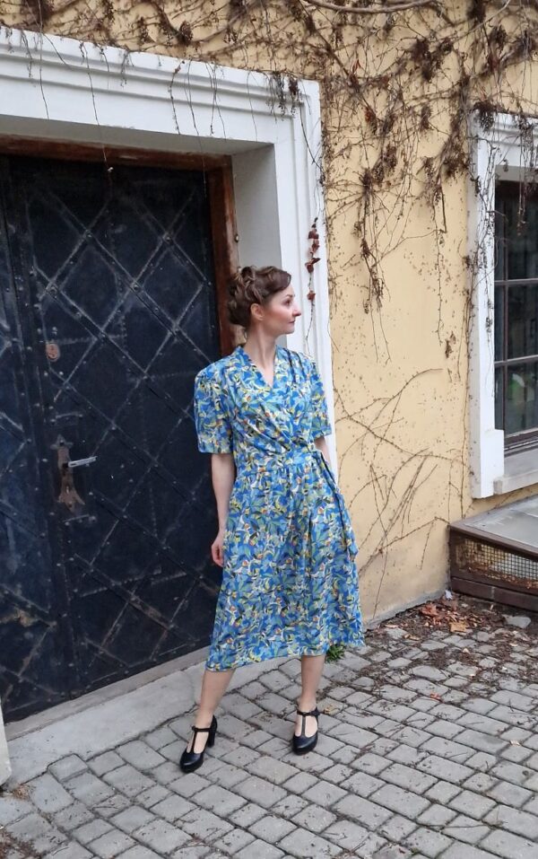 sukienka-madame-edith-letni-sad-przod