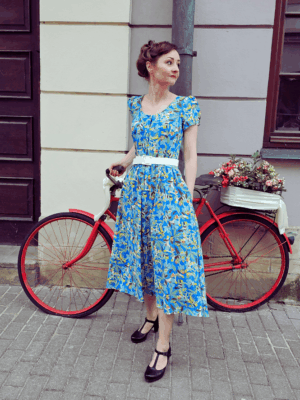 Sukienka Vivien Letni Sad w kolorze inspirowanym letnim ogrodem